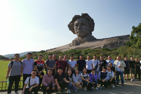 建投管線與戶外聯(lián)合黨支部重溫紅色記憶 、牢記使命初心