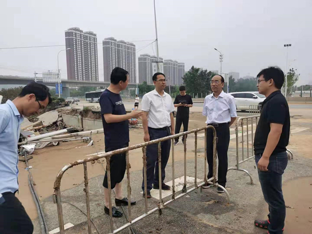 集團公司黨委書記、董事長、總經(jīng)理秦廣遠赴市政項目檢查指導(dǎo)災(zāi)后恢復(fù)重建工作